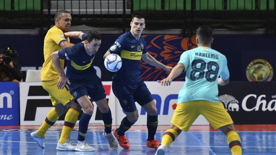 Andrés Santos, en un partido con Boca Juniors.