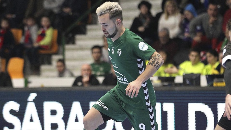 Dani Saldise, jugador del CA Osasuna Magna, durante un encuentro.