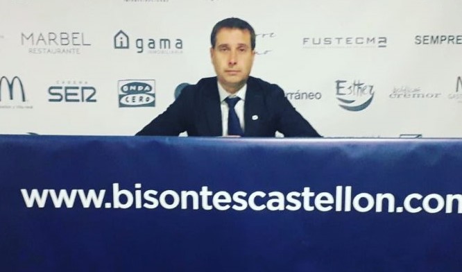 José Escrich, entrenador de Bisontes Castellón, en sala de prensa
