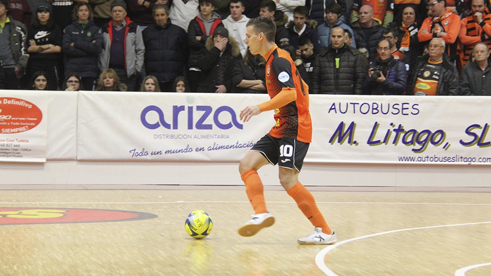 Andrés Santos, jugador del Aspil Jumpers Ribera Navarra, durante un encuentro.