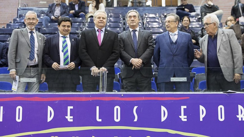 Rafael Jiménez, José García, José Antonio Bolarín, Javier Lozano y Tomás Fuertes en el Palacio de los Deportes de Murcia.