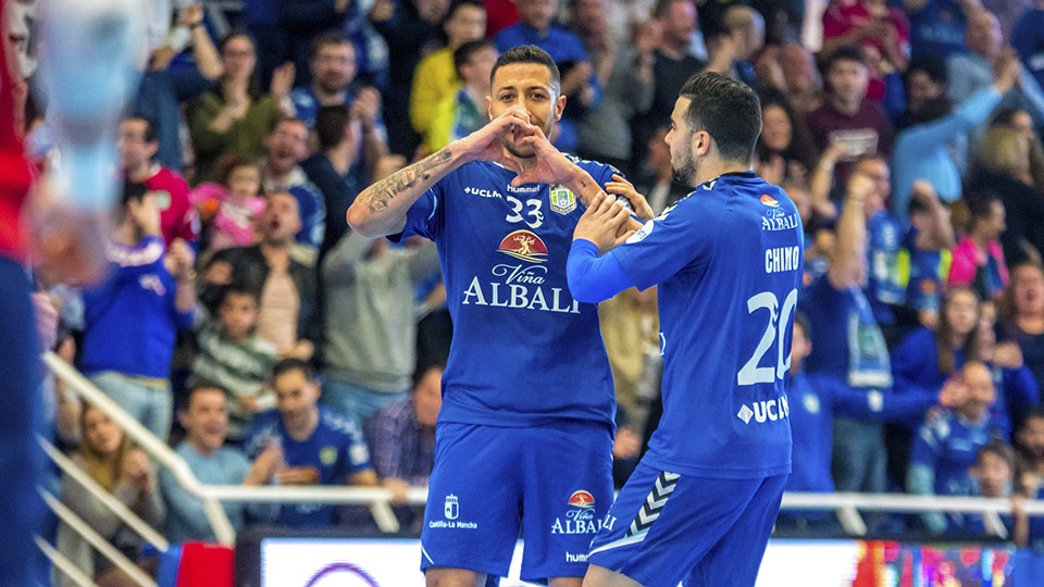 Cainan de Matos, del Viña Albali Valdepeñas, celebrando un gol. (Foto: ACP-FSV)