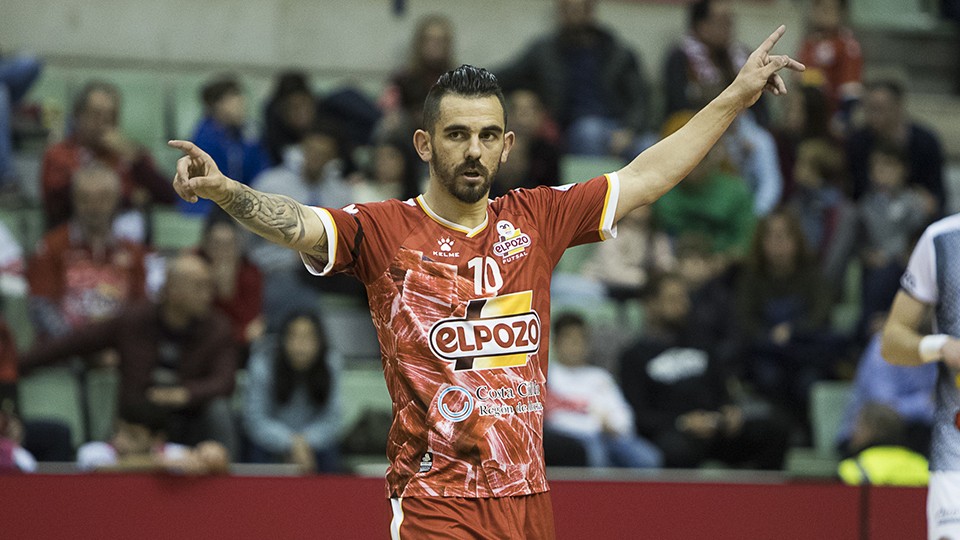 Álex, jugador de ElPozo Murcia Costa Cálida.