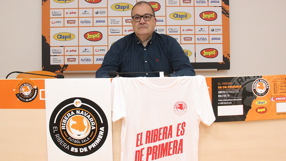 Alberto Ramírez, presidente del Aspil-Jumpers Ribera Navarra, durante la presentación de la campaña 'El Ribera es de Primera'.