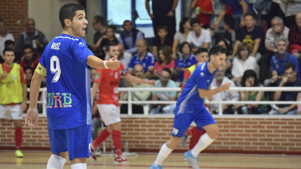 Jorge Ruiz, jugador del Ciudad de Móstoles, durante un partido.