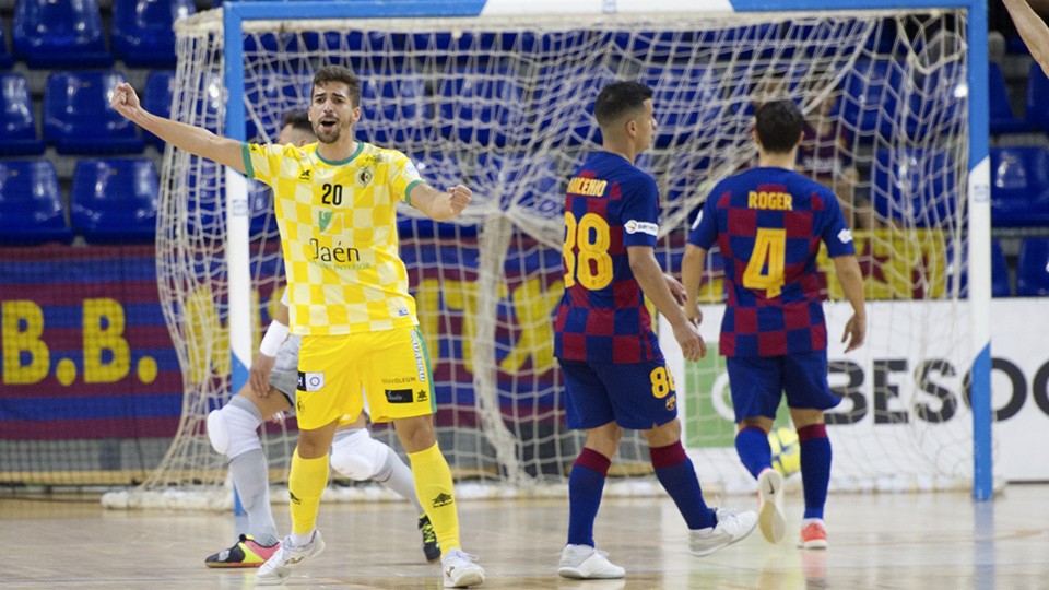 Fran Peña, jugador del Jaén Paraíso Interior, celebra un tanto.