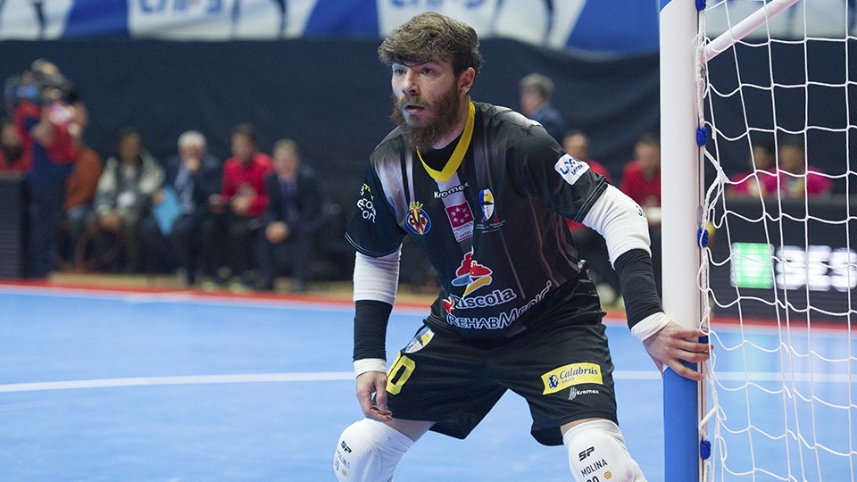 Molina, portero del Servigroup Peñíscola, durante un partido.