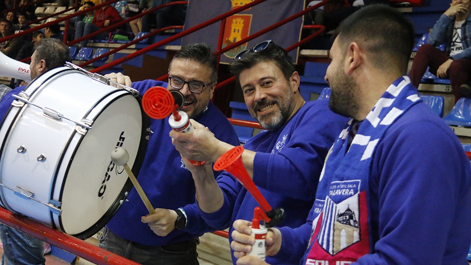 Aficionados del Soliss FS Talavera durante un encuentro.