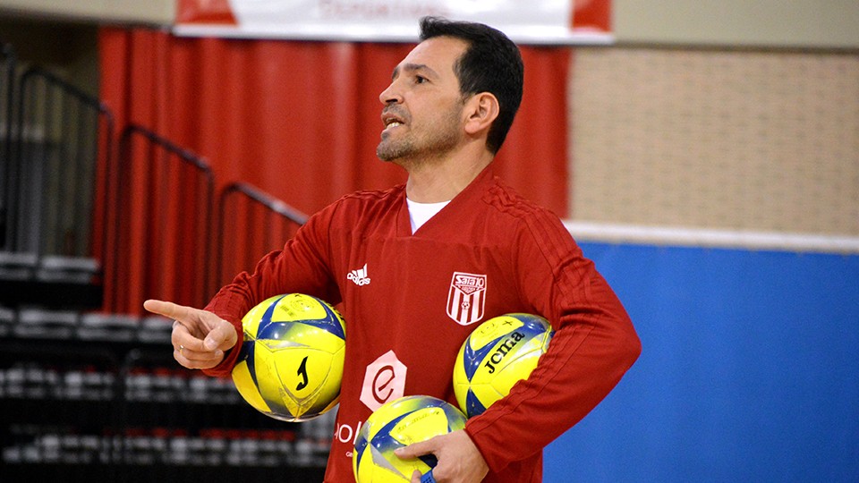Marcelo Almeida, director de la cantera del Fútbol Emotion Zaragoza.