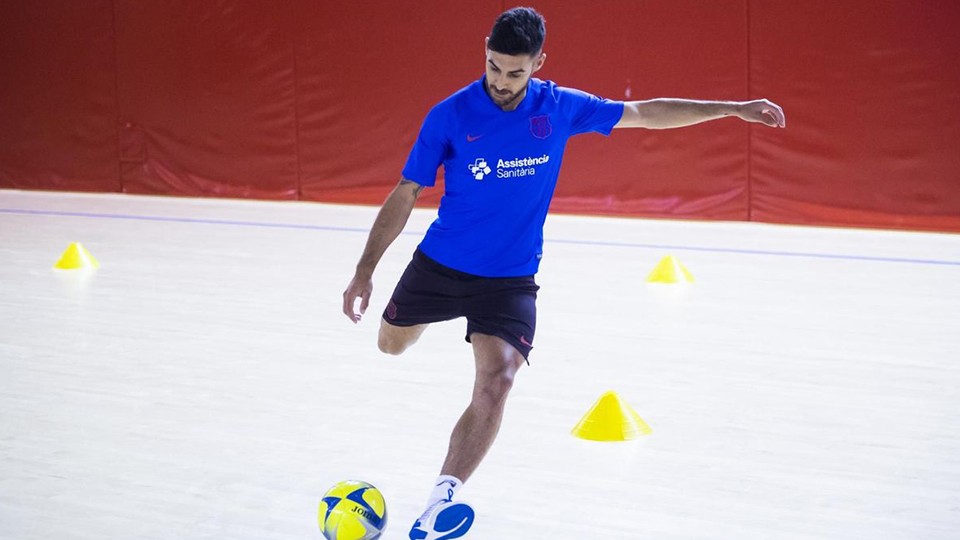 Adolfo, jugador del Barça, durante un entrenamiento.