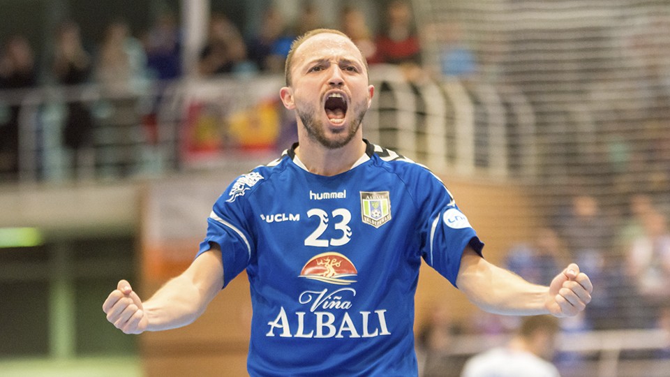 Nano, jugador del Viña Albali Valdepeñas, celebra un tanto. (Foto: ACP-FSV)