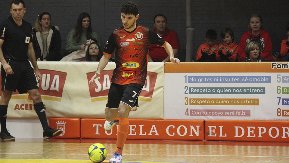 Nil Closas, jugador de Aspil-Jumpers Ribera Navarra.