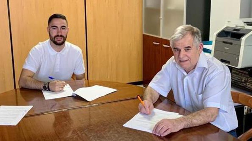 Álex Llamas junto con Vicenç García, presidente del Industrias Santa Coloma.