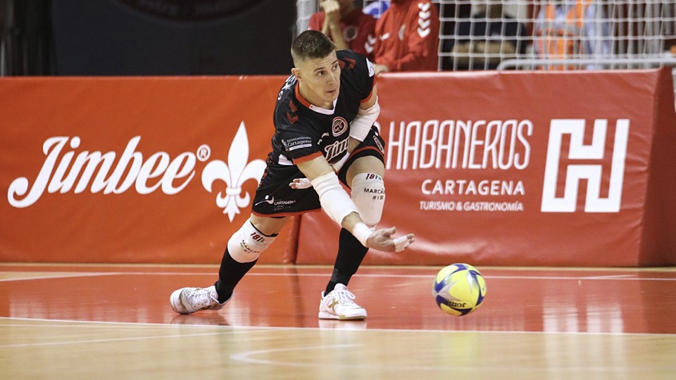 Marcão, durante un partido con el Jimbee Cartagena.