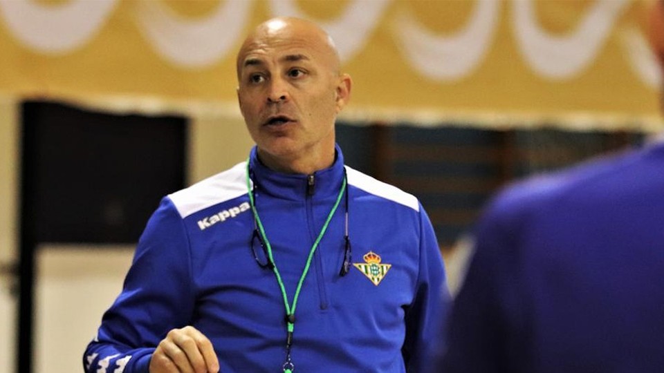 Juanito, entrenador del Real Betis Futsal