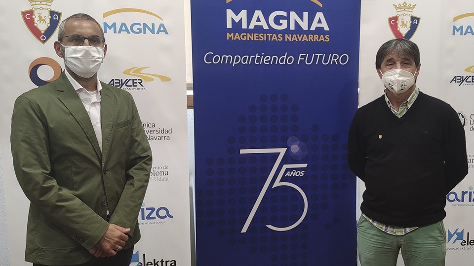 Javier Creixell, Director General de Magnesitas Navarras, junto con Tatono Arregui, presidente del CA Osasuna Magna.