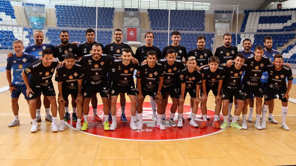 La plantilla de Palma Futsal posa durante un entrenamiento.