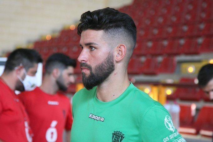 Álex Constantino, durante un entrenamiento con Córdoba Patrimonio