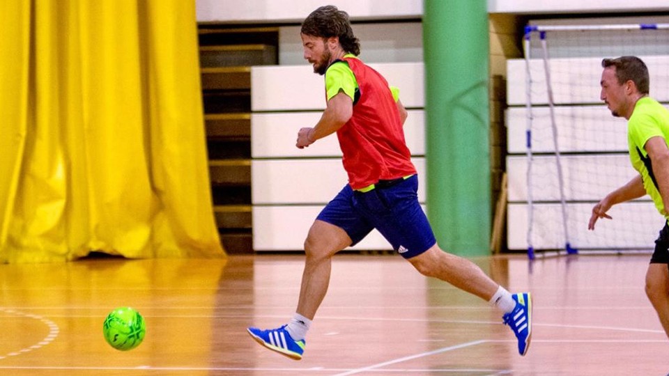 Nano Modrego, jugador del Full Energía Zaragoza, durante un entrenamiento.
