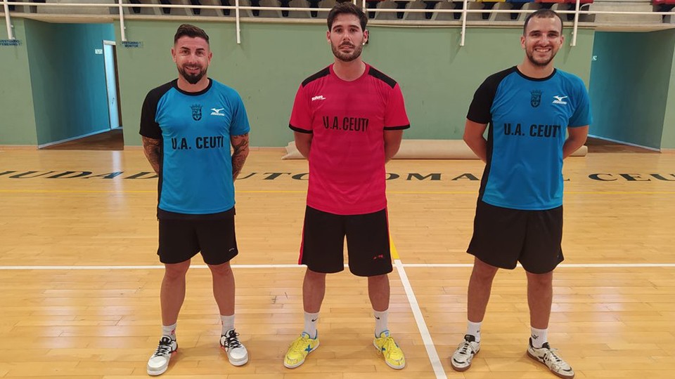 Saúl, Dani Cabezón y Sufi, capitanes de la Unión África Ceutí.