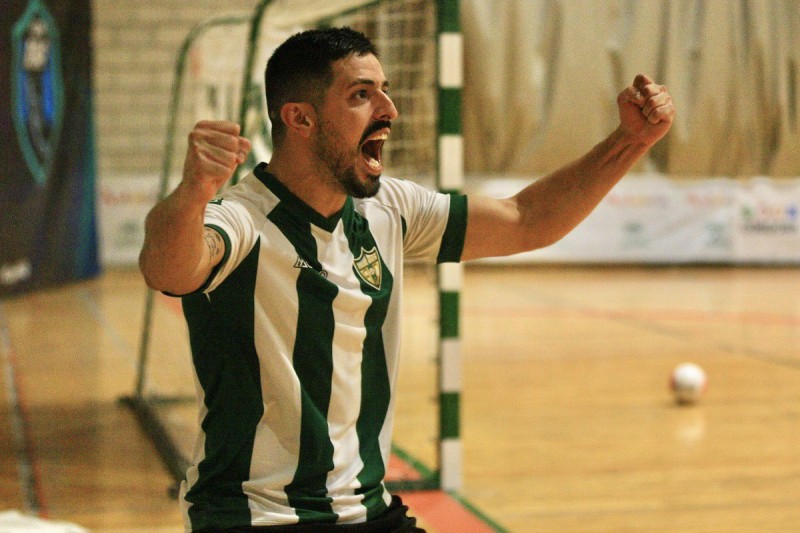 Jesús Rodríguez, jugador del Córdoba Patrimonio, celebra un gol