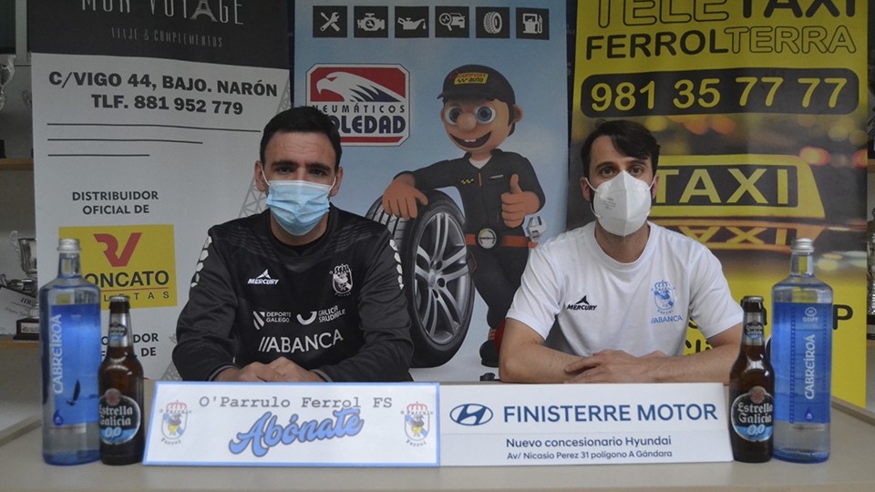 Héctor Souto y Miguel, entrenador y jugador de O Parrulo Ferrol, respectivamente.