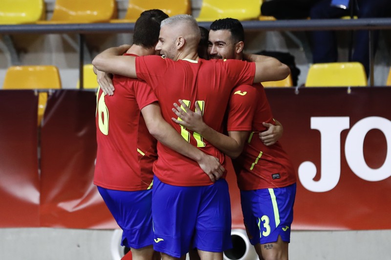 Miguelín y Chino celebran un gol de España. Fotografía: RFEF