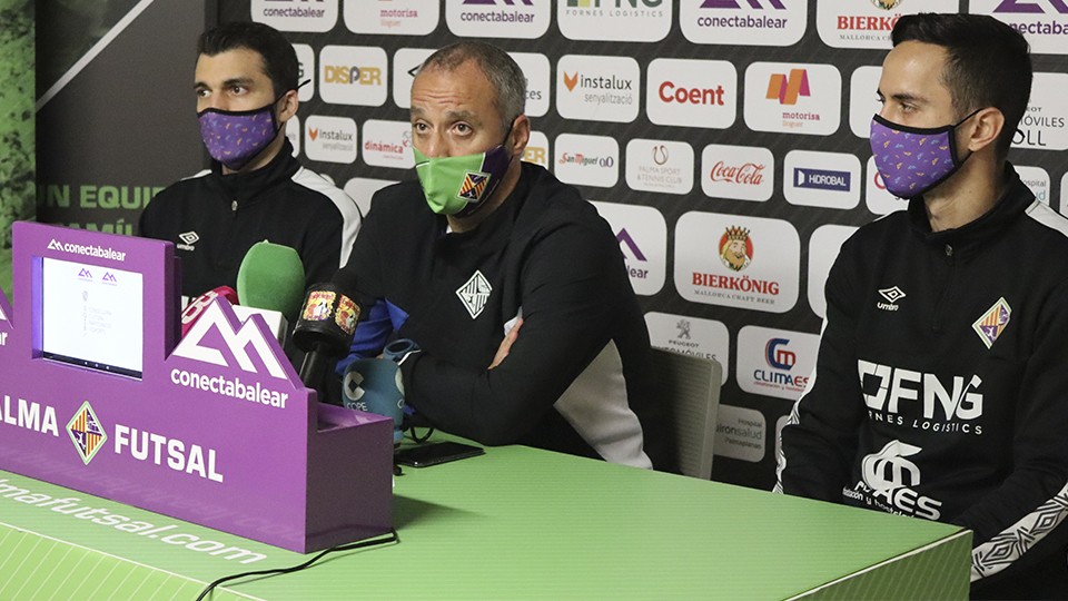 Lolo, Vadillo y Joao, durante una rueda de prensa.