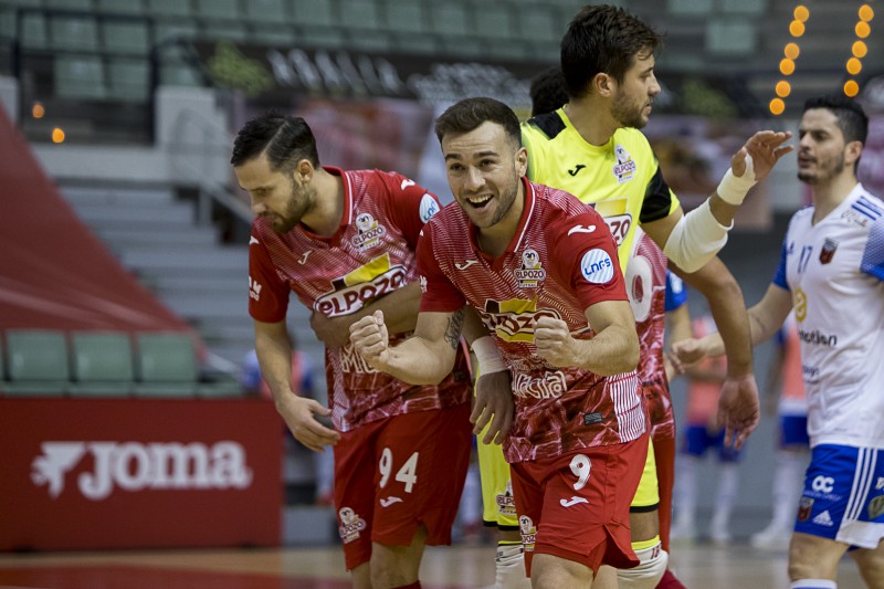 Los jugadores de ElPozo Murcia Costa Cálida celebran un gol (Fotografía: Pascu Méndez)