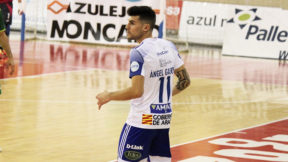 Ángel Gascón, durante un partido del Fútbol Emotion Zaragoza.