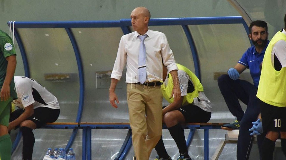 Santi Valladares, entrenador de la Unión África Ceutí. (Foto: El Faro de Ceuta)