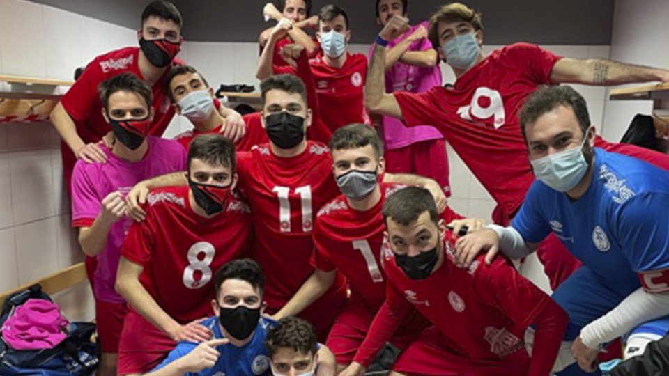 El equipo senior de la Academia Red Blue 5 Coruña consigue la tercera victoria consecutiva