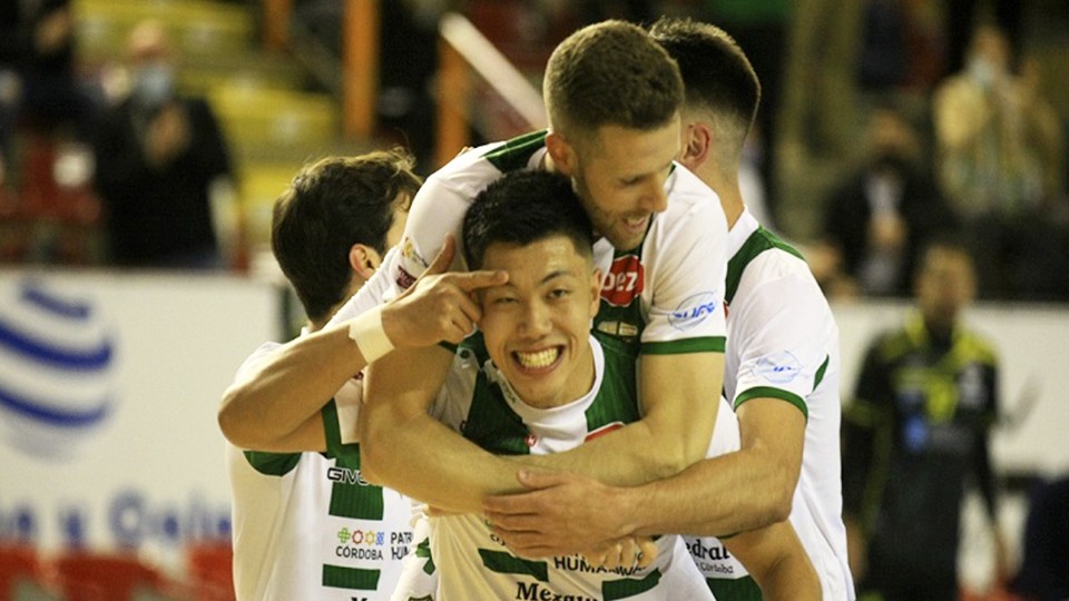 Los jugadores del Córdoba Patrimonio de la Humanidad celebran un gol.