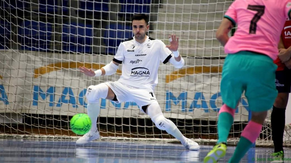 Asier, portero del Osasuna Magna Xota, durante un partido