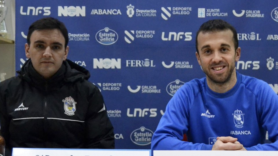 Héctor Souto y Adri durante una rueda de prensa.