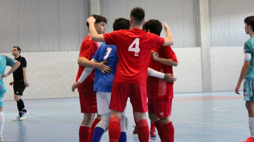 Los jugadores del Juvenil DH de la Academia Red Blue 5 Coruña celebran un gol.