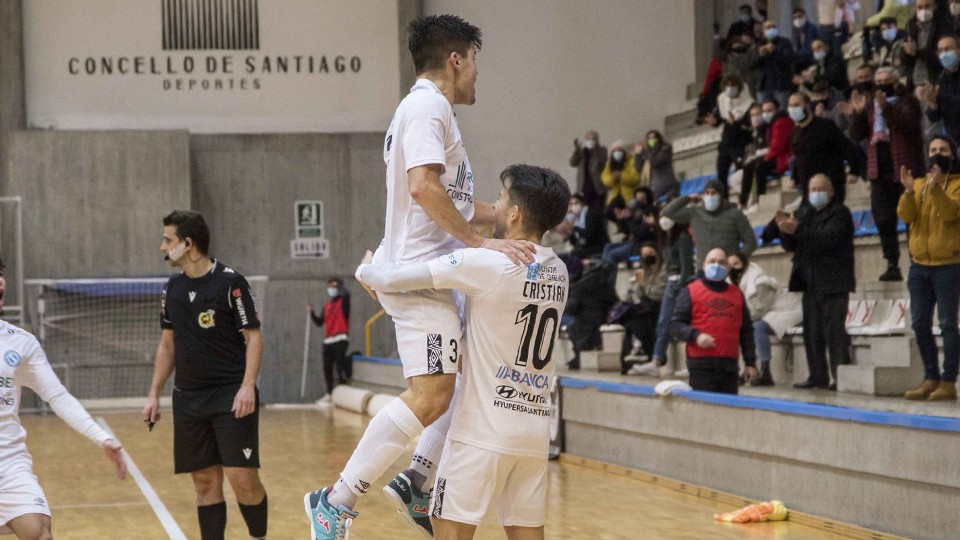 Los jugadores del JERUBEX Santiago Futsal celebran un tanto (Foto: Jesús Figueroa)