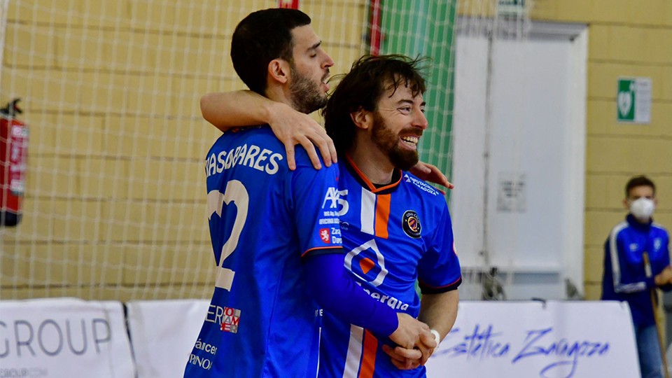 Los jugadores del Full Energía Zaragoza celebran un gol. (Foto: Andrea Royo López)