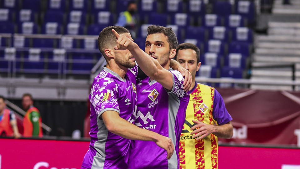 Los jugadores del Palma Futsal celebran un tanto.