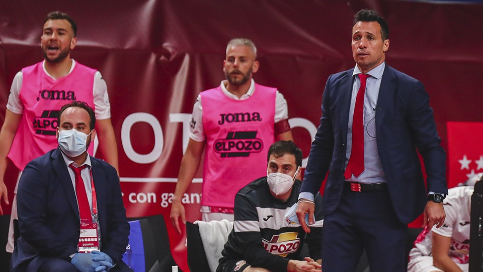 Diego Giustozzi, entrenador de ElPozo Murcia Costa Cálida, en el partido de Cuartos de Final de la Copa de España.