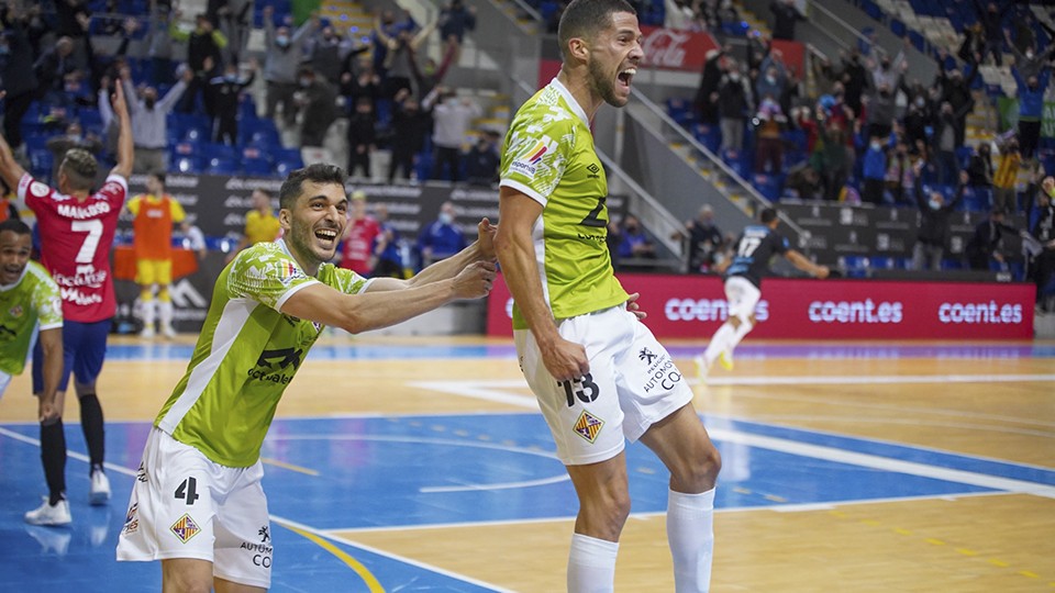 Los jugadores del Palma Futsal celebran un gol.