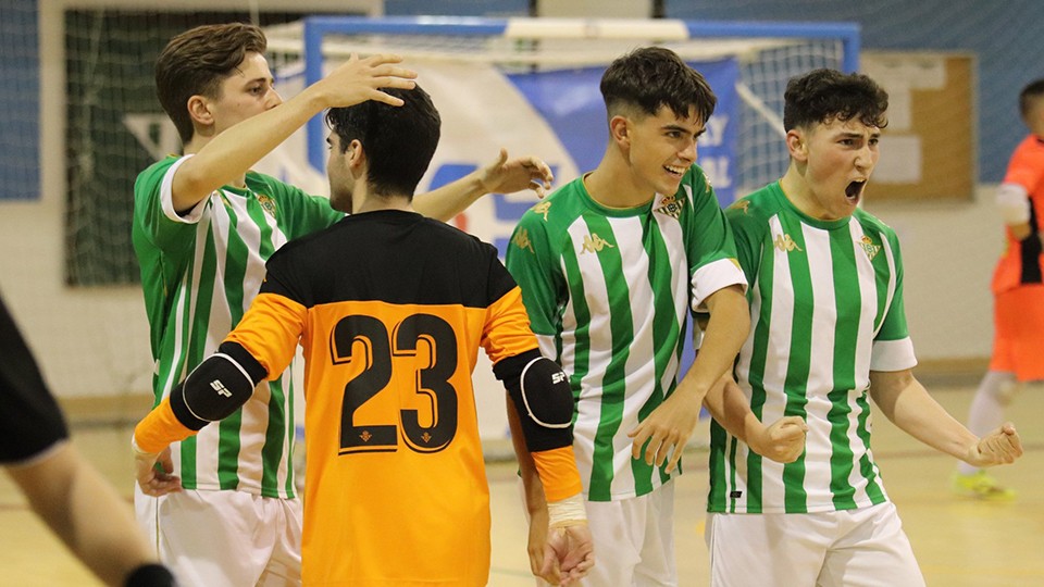 Los jugadores del Real Betis Futsal B celebran el triunfo