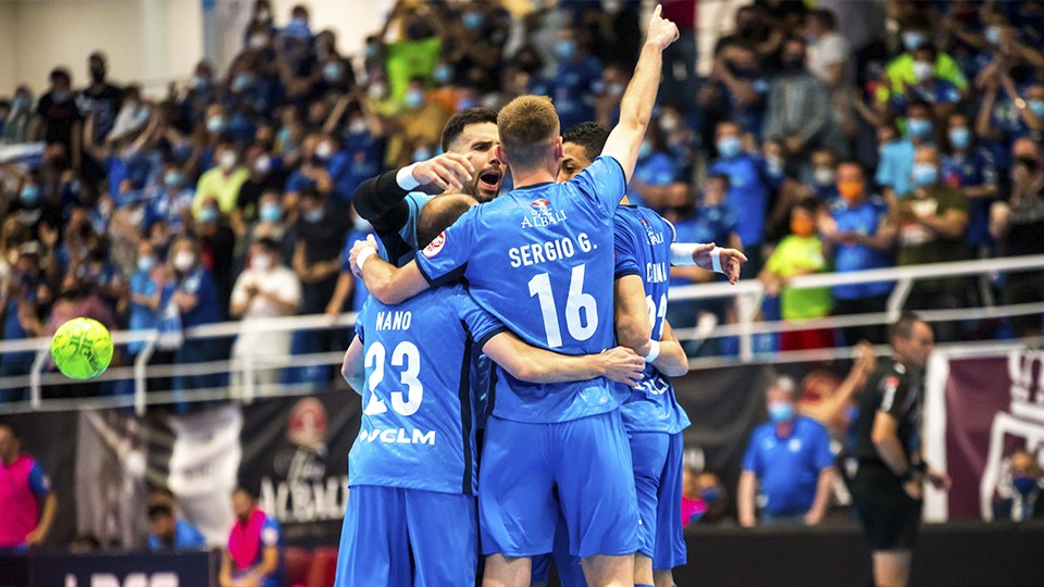 Los jugadores del Viña Albali Valdepeñas festejan un gol. (Foto: ACP-FSV)