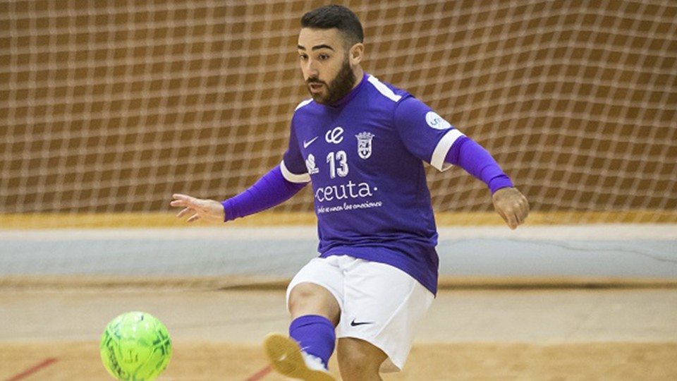 Manu Orellana, jugador de la Unión África Ceutí. (Foro: Kike Ayala El Pueblo de Ceuta)