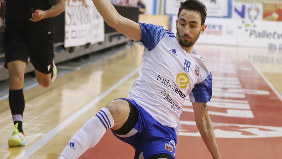 Santi Basile, durante un partido con el Fútbol Emotion Zaragoza.
