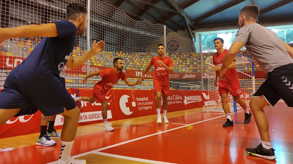 Los jugadores del Jimbee Cartagena comienzan la temporada.