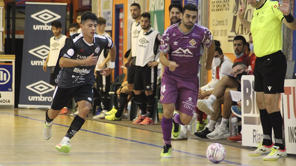 Tomaz, del Palma Futsal, con el balón.