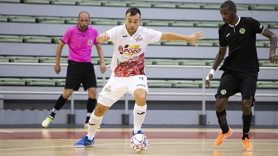 Rafa Santos, jugador de ElPozo Murcia Costa Cálida, durante un partido (Fotografía: Pascu Méndez)