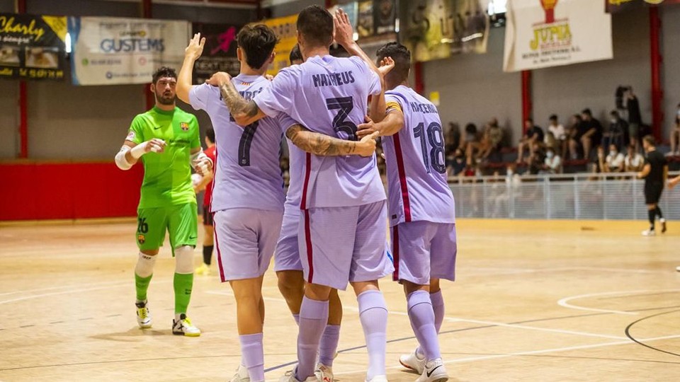 Los jugadores del Barça celebran un gol