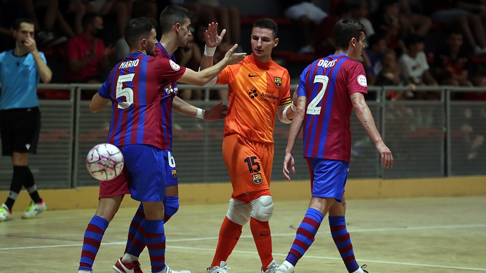 Los jugadores del Barça B celebrando un gol.